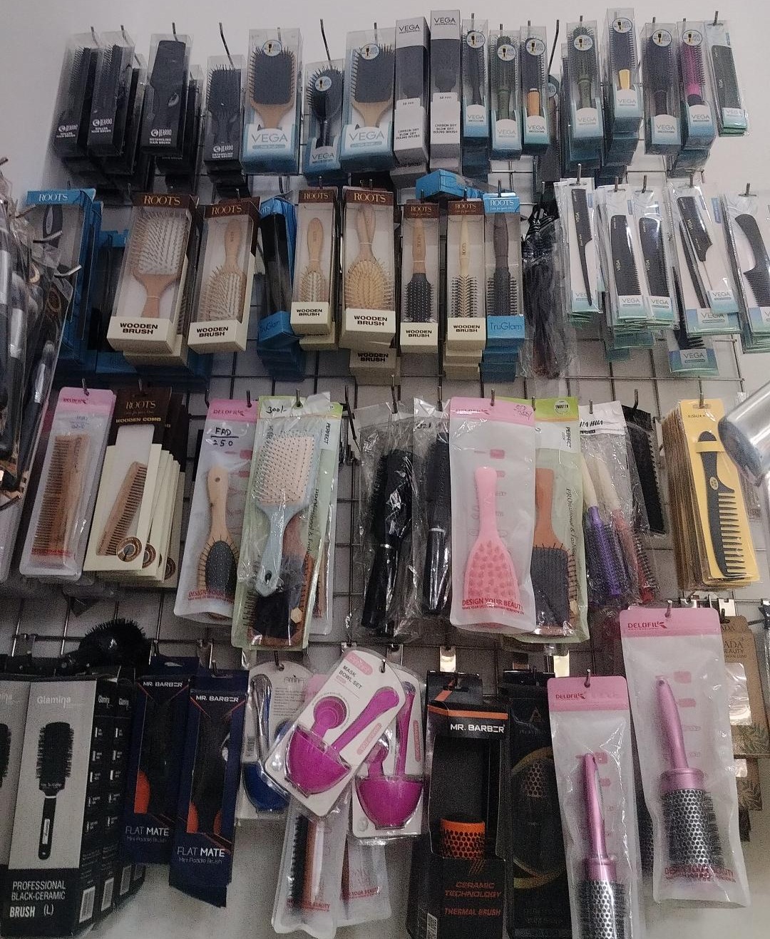 Professional Makeup Kits Wholesale Supplier in Chetpet