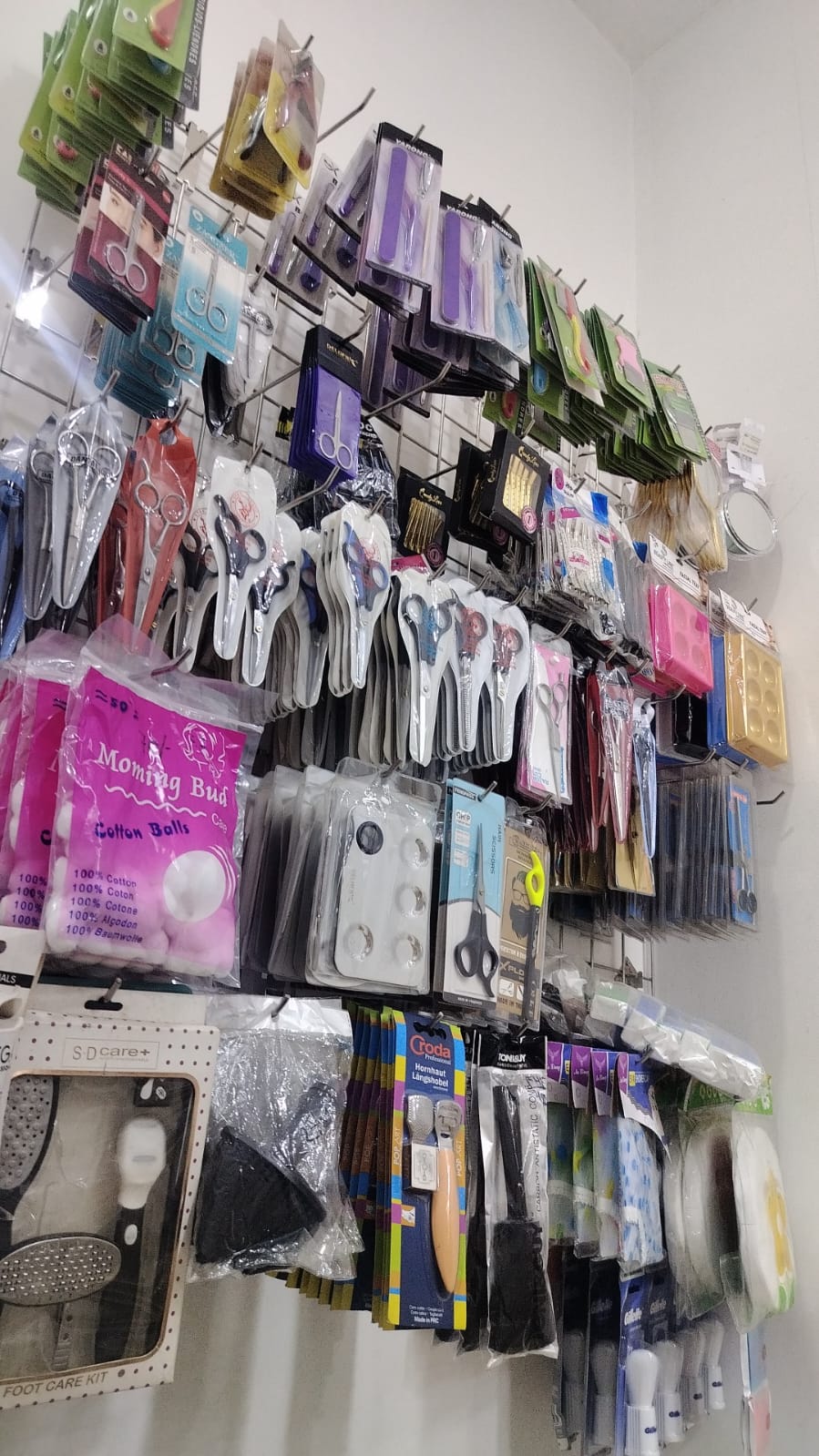 Affordable cosmetics wholesale shop in Chennai